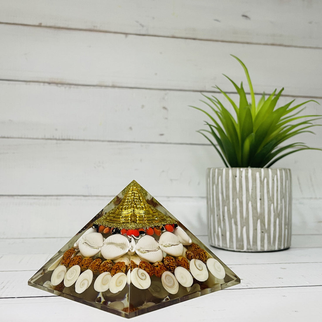 Crystal Gomti Chakra Pyramid (Pack of 5/10/20)
