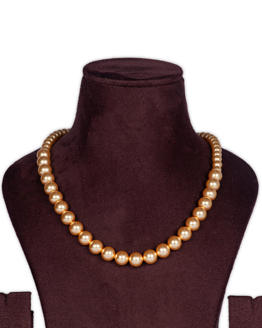 Zaariya- Sea Shell Pearl Necklace in Gold Color