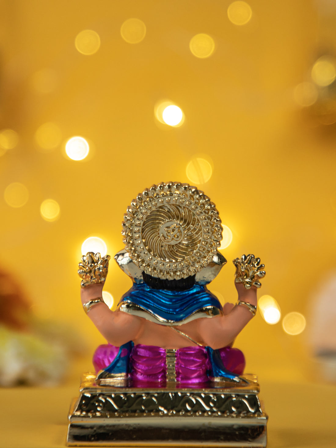 Dagdusheth Ganesh Idol – Decorative Lord Ganesha Statue for Car Dashboard, Home Temple & Gifting