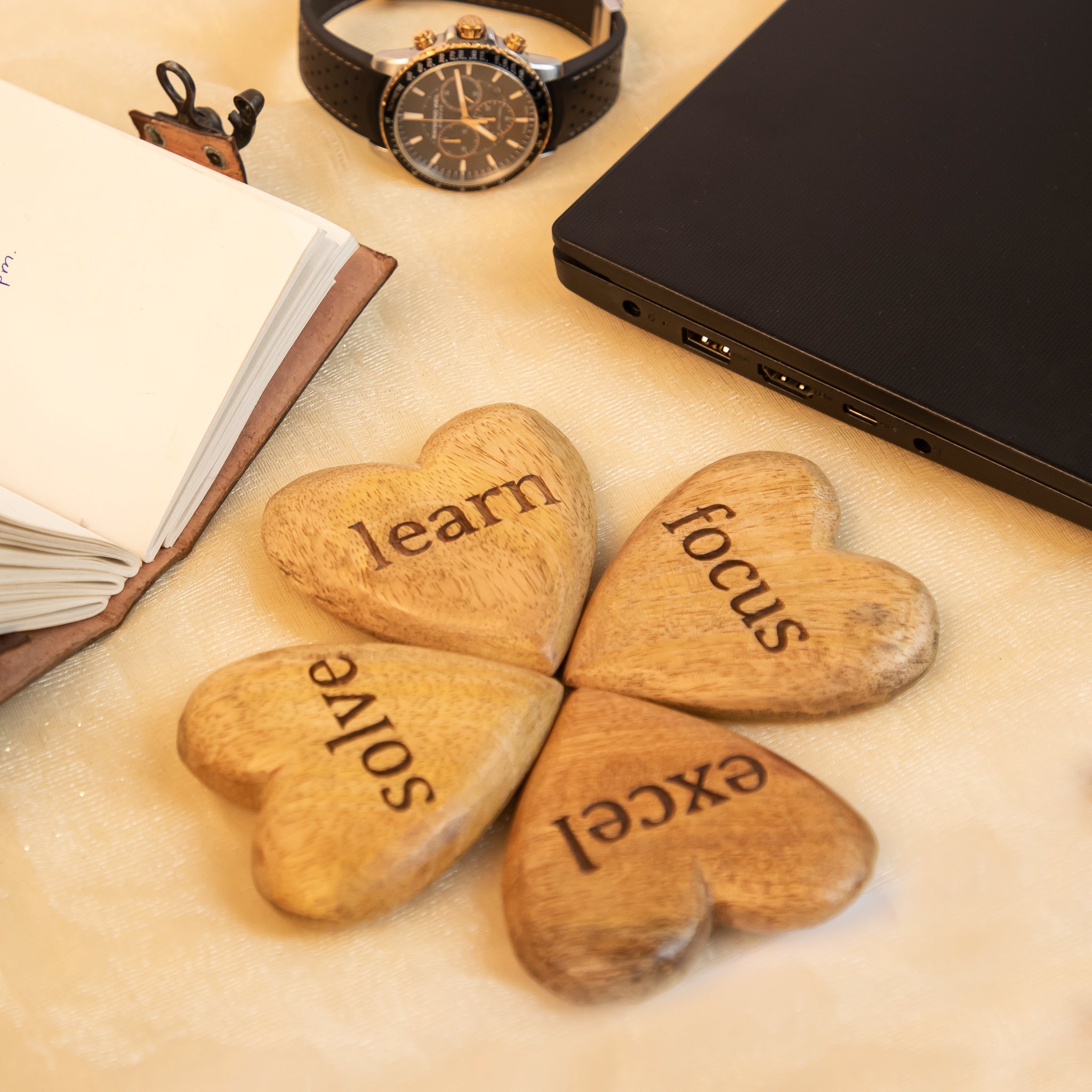 Heart-Shaped Motivational Desk Décor – 4-Piece Set with Solve, Learn, Focus & Excel