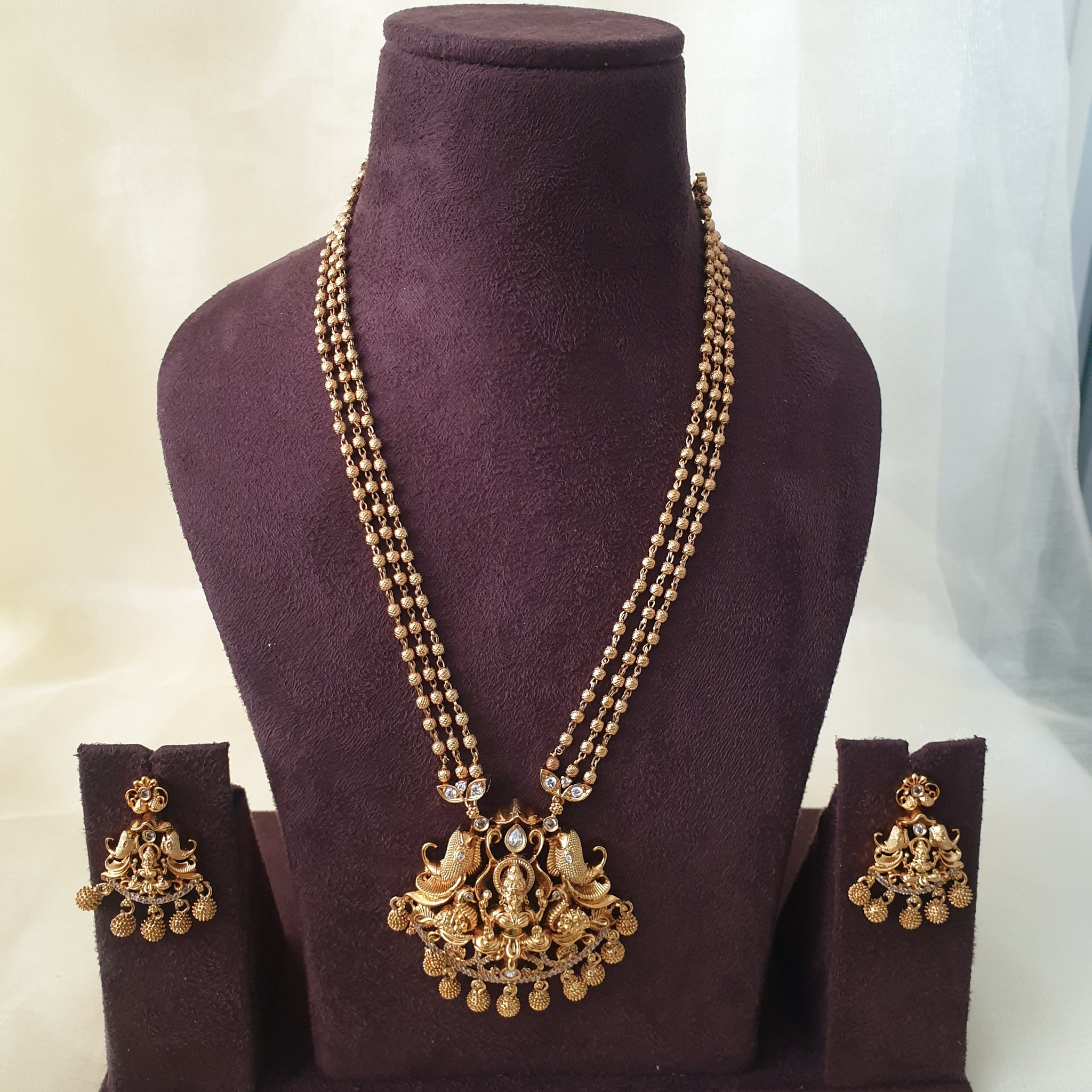 Goddess Lakshmi Premium Pearl Mala Pendent Set