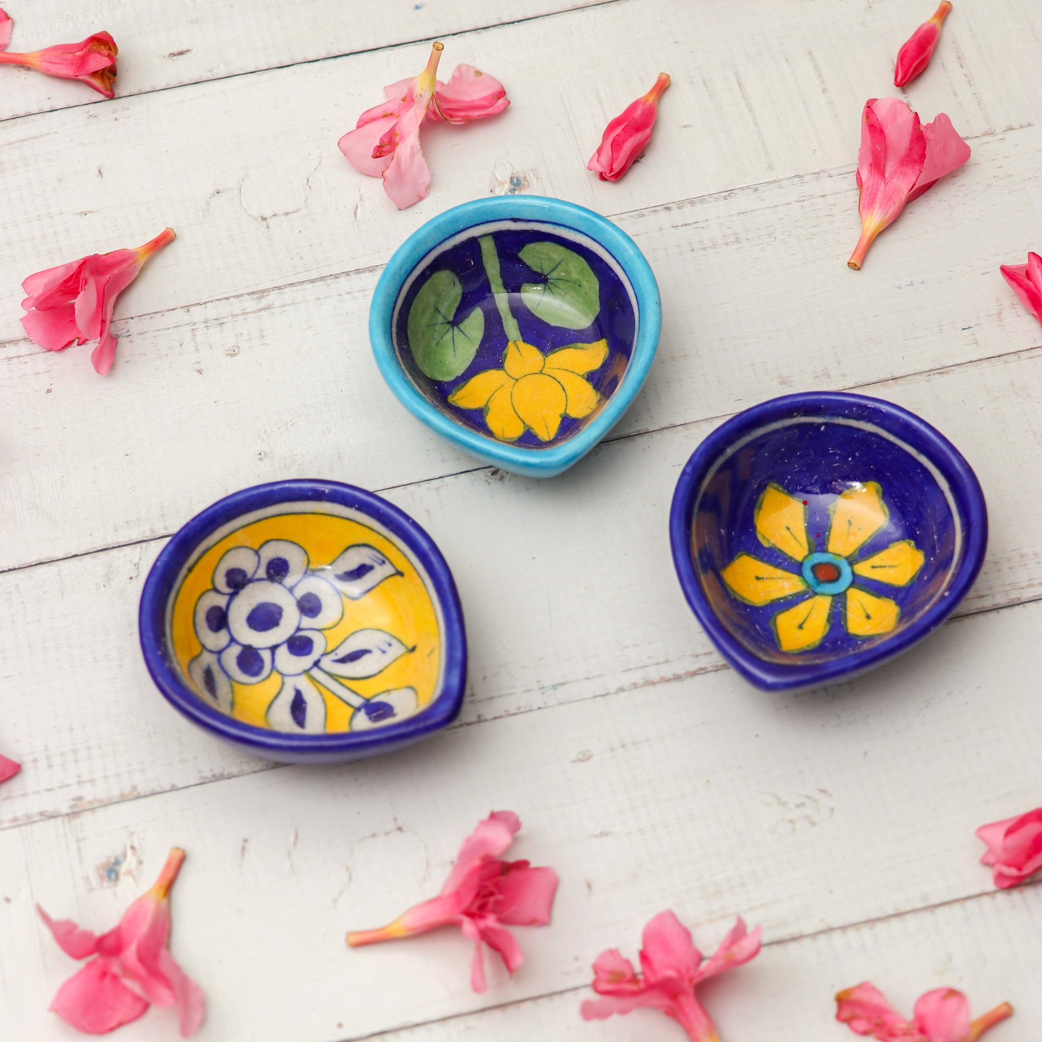 Assorted Handpainted Ceramic Diya (1 pair)