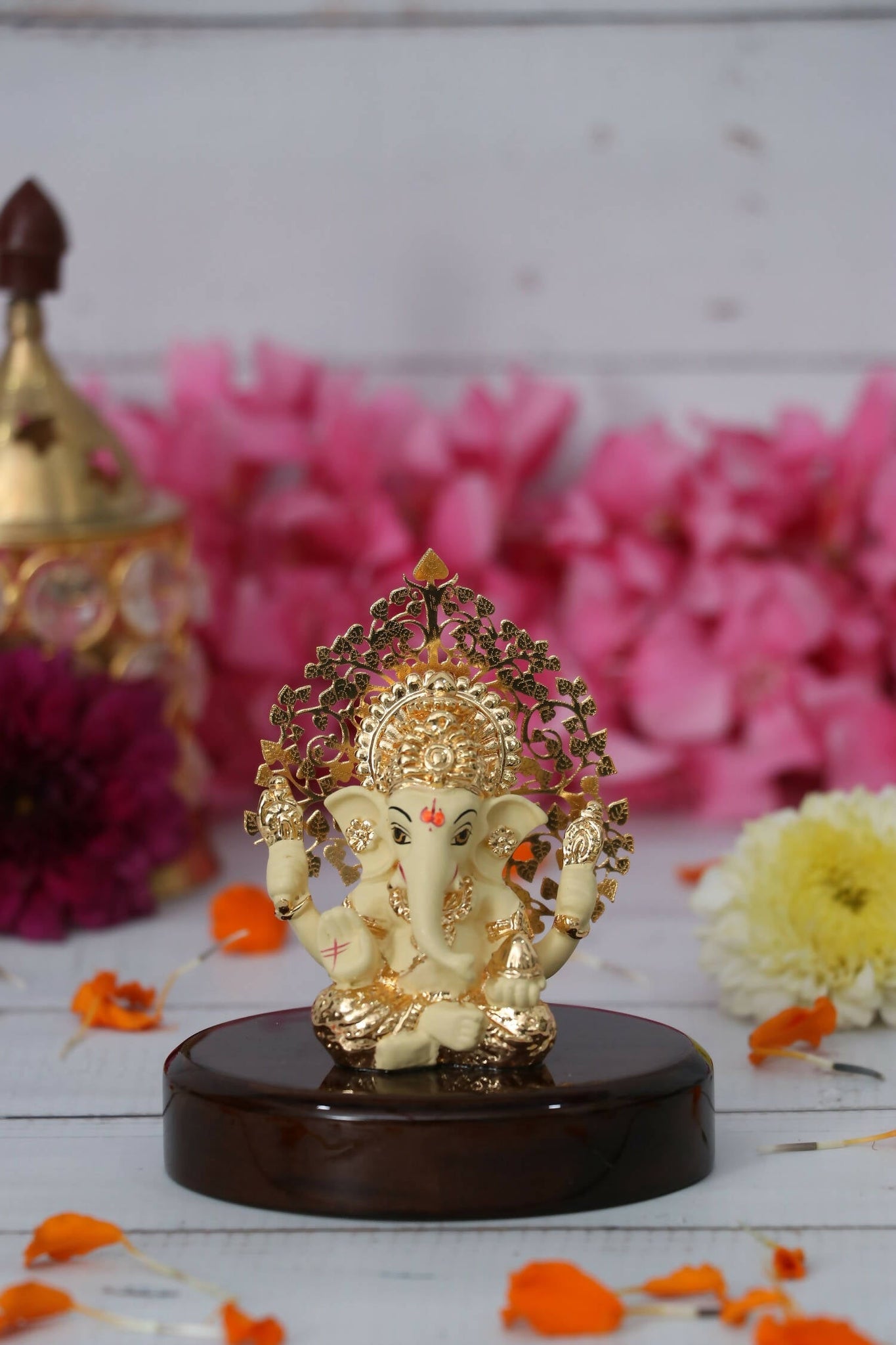 Ganesha Idol with Kalpavriksha Tree (3 inches) - Pack of 3/5/10